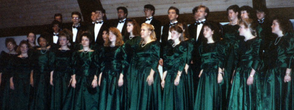 1991 choir on stage