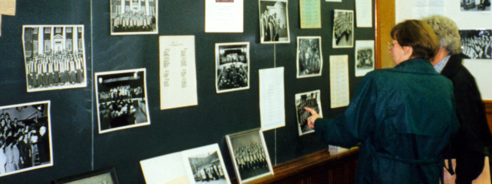 alums with photos in 1996